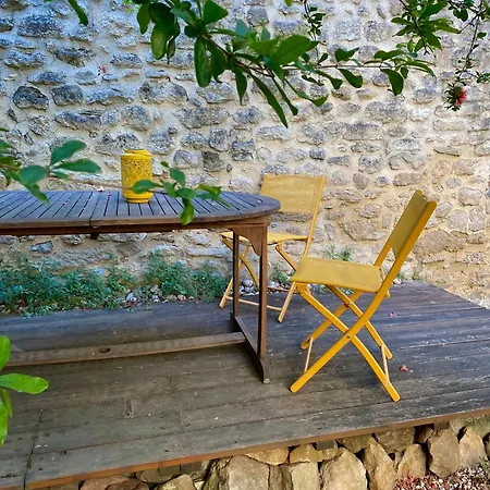 Grand Sur Jardin En Centre-ville 于泽斯
